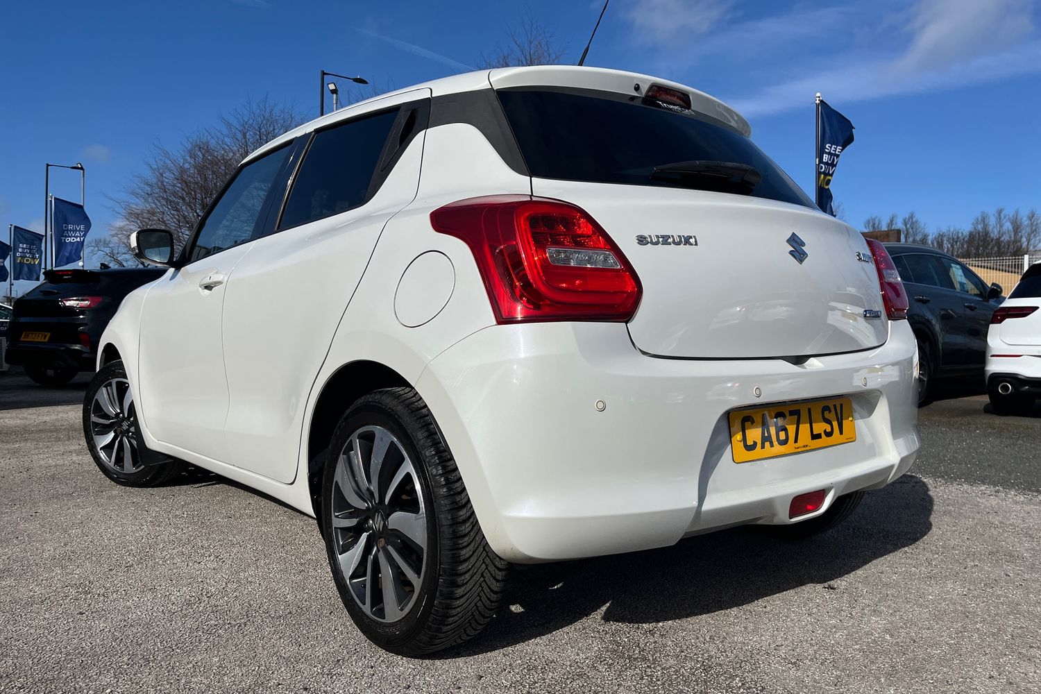 Suzuki SWIFT Photo 37