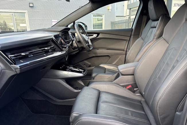 AUDI Q4 e-tron Photo 49