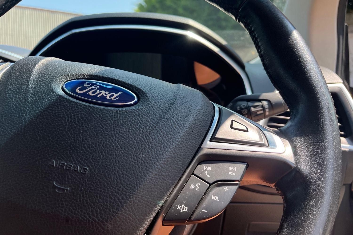 Ford EDGE Photo 27