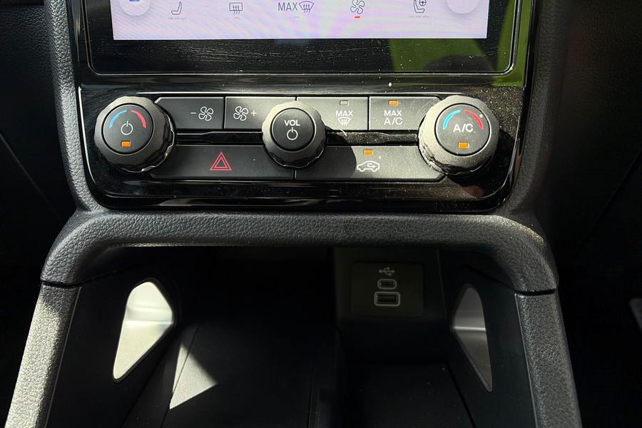 Ford RANGER Photo autoimg-c2396de6808d5c211527661a62591de8ff9b66c9.jpg