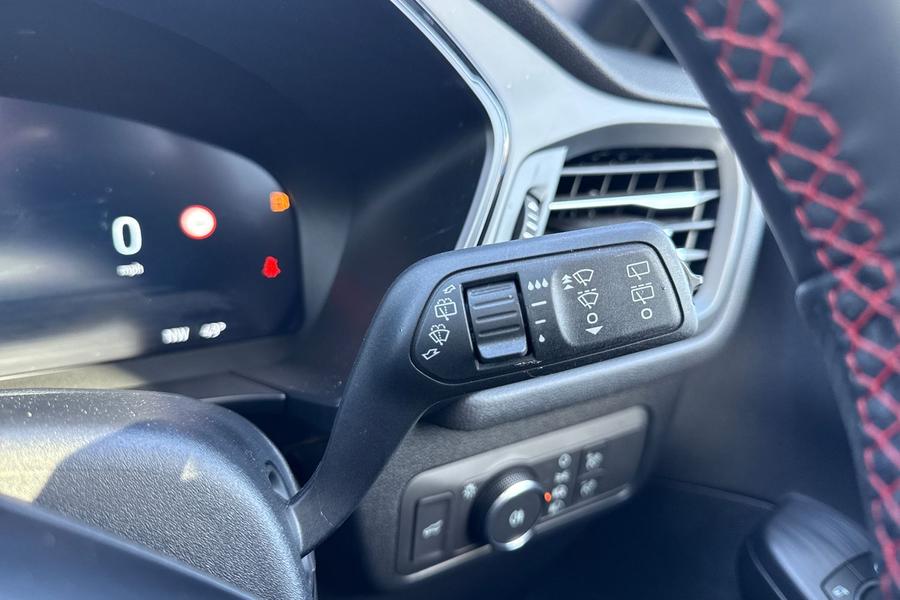 Ford KUGA Photo autoimg-c243a62d5c9fa8bd16b39a2598ce12ee3bd86288.jpg