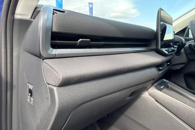 Volkswagen T-Roc Photo 43