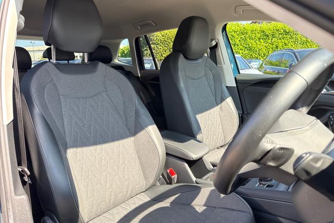 VOLKSWAGEN Tiguan Photo 27