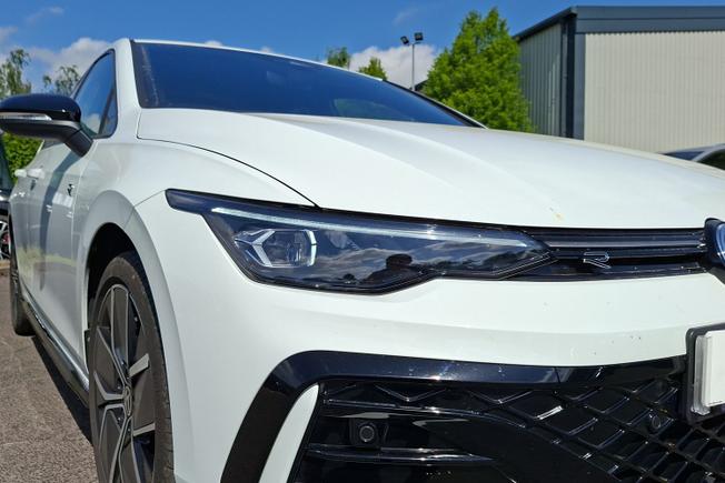 VOLKSWAGEN Golf Photo 19