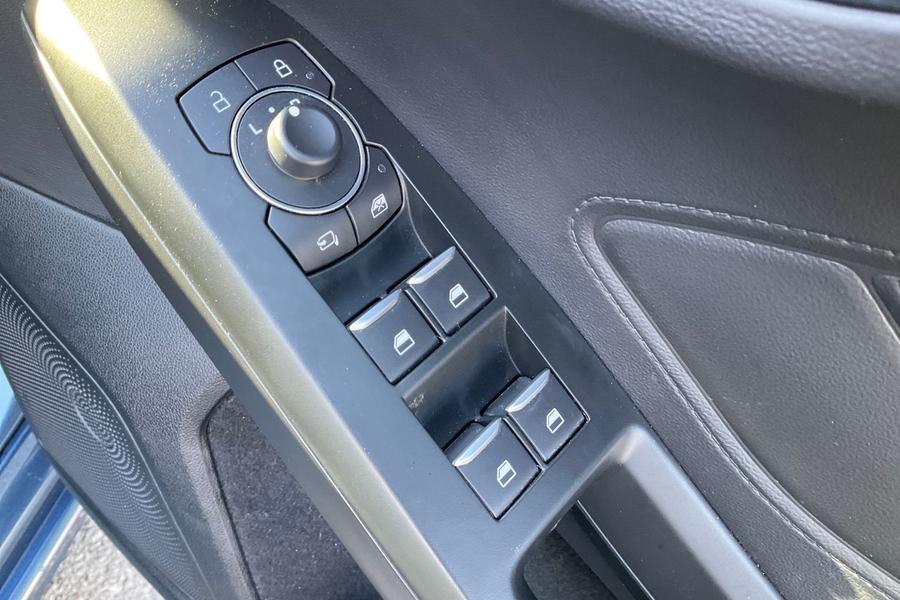 Ford Focus Photo autoimg-c24b8c86ebbdd9792923138f3afc9ff0cac2ac2e.jpg