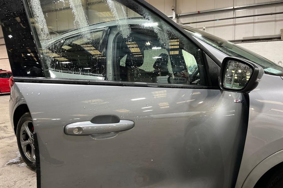 Ford KUGA Photo autoimg-c24f94f24916bdd5545a1dd47959041aba22ff9e.jpg