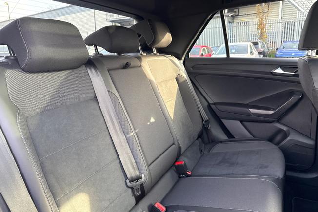 Volkswagen T-Roc Photo 36