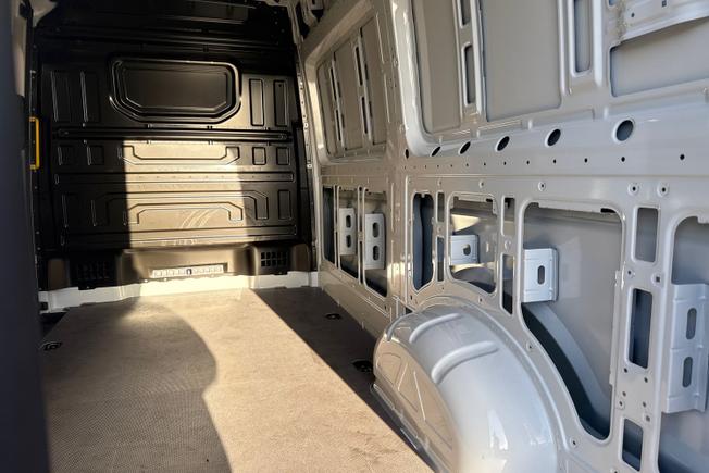 Volkswagen Crafter Photo 38