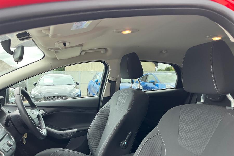 Ford FOCUS Photo autoimg-c254003b369fc3818c8ac121b9f70ff67f2d9dd7.jpg