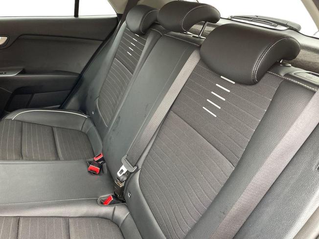 KIA Rio Photo 9