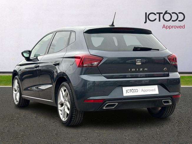 SEAT Ibiza Photo 3