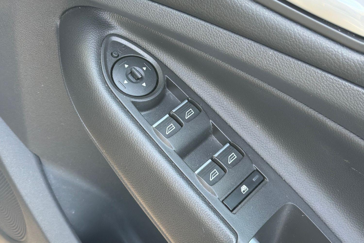 Ford KUGA Photo 15