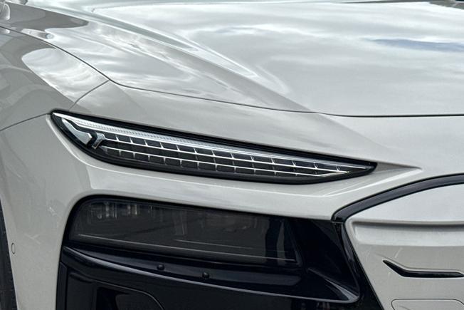 AUDI A6 E-Tron Avant Photo 19