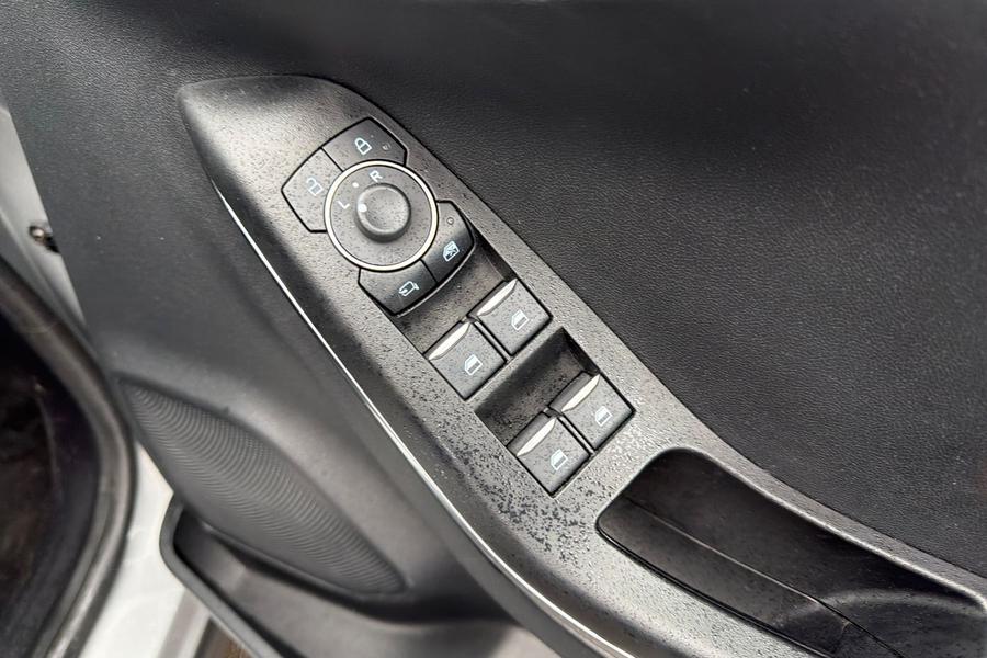 Ford PUMA Photo autoimg-c262ff01607440e2e81d82f7d2698cde27f45f50.jpg