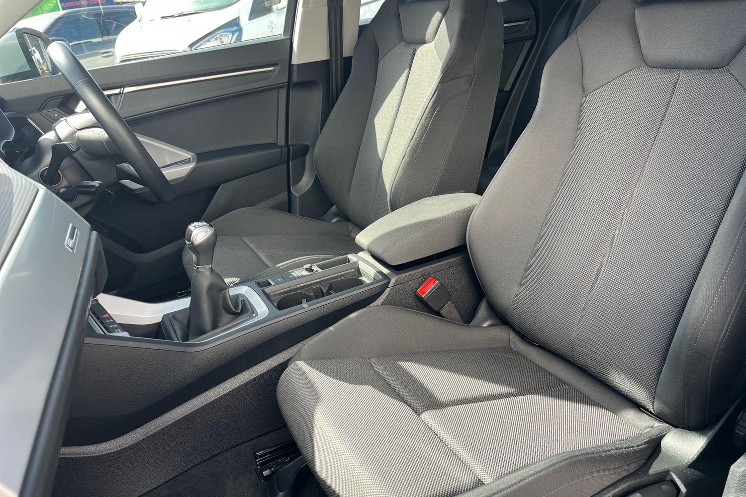 Audi Q3 Photo 18