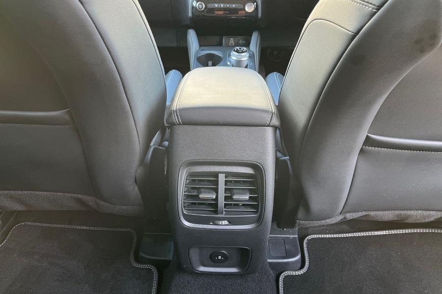 Ford Kuga Photo autoimg-c269b1d87b20e1db9edae0d554316f83f2d08190.jpg