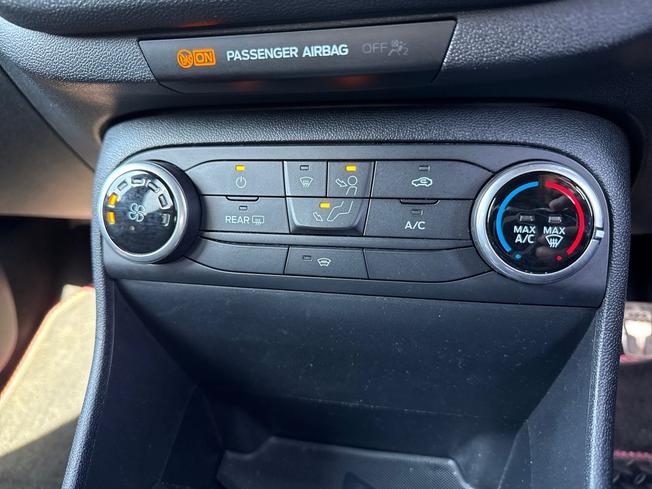 FORD Fiesta Photo 33