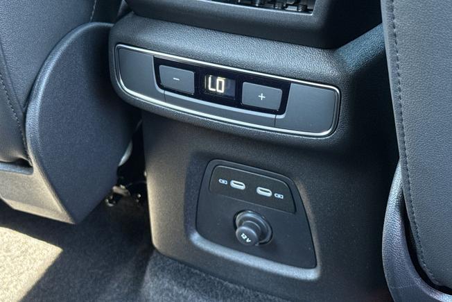 AUDI  Q4 Photo 39