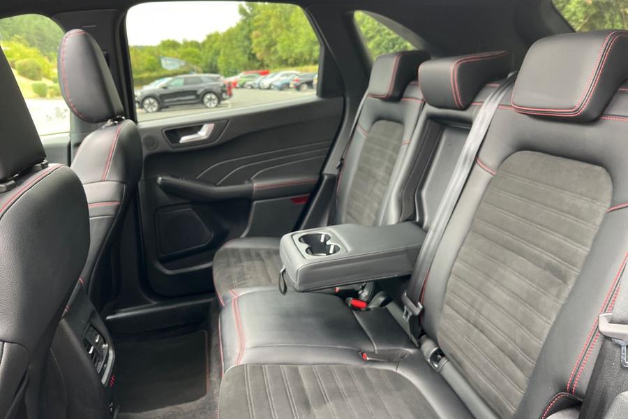 Ford Kuga Photo autoimg-c26d65b18db28cf316da59b5a27488086114aff7.jpg