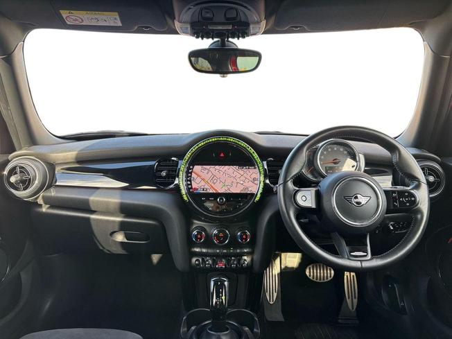 MINI Hatch Photo 10