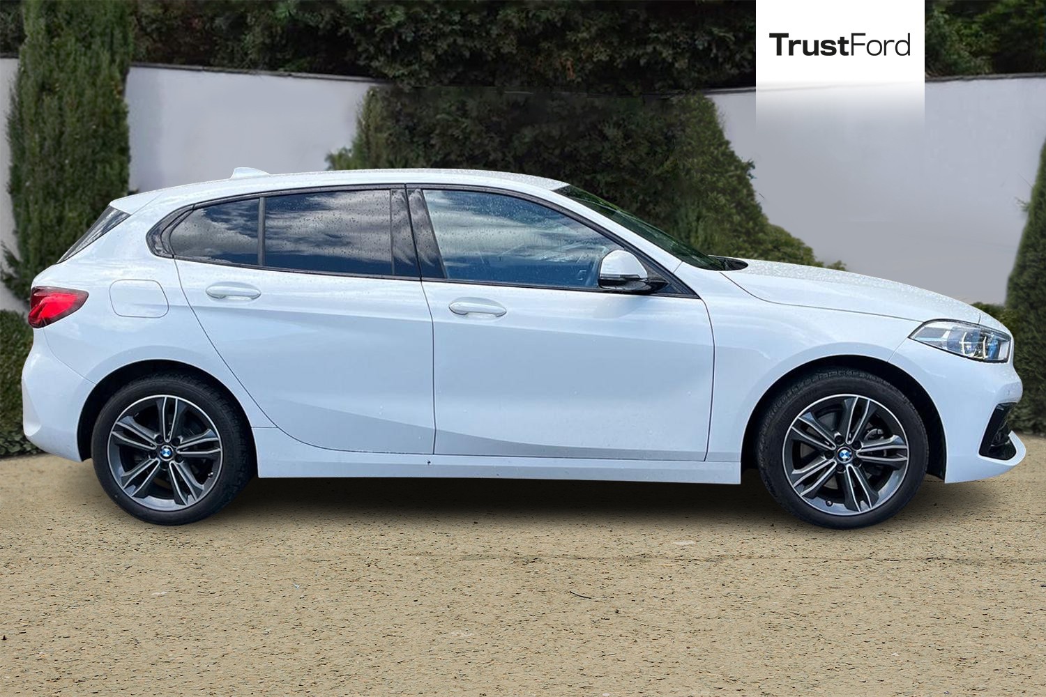 BMW 1 SERIES Photo 2