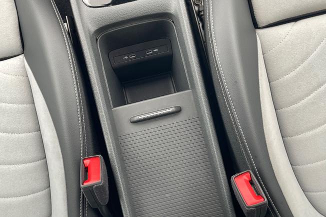 VOLKSWAGEN ID.3 Photo 36