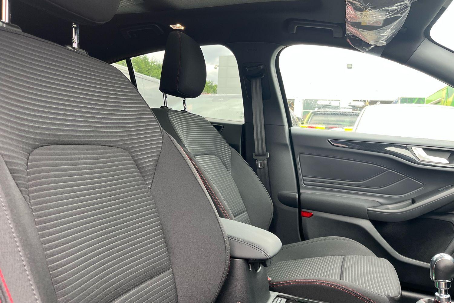 Ford FOCUS Photo 16