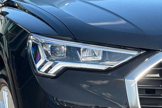 AUDI Q3 Photo 19