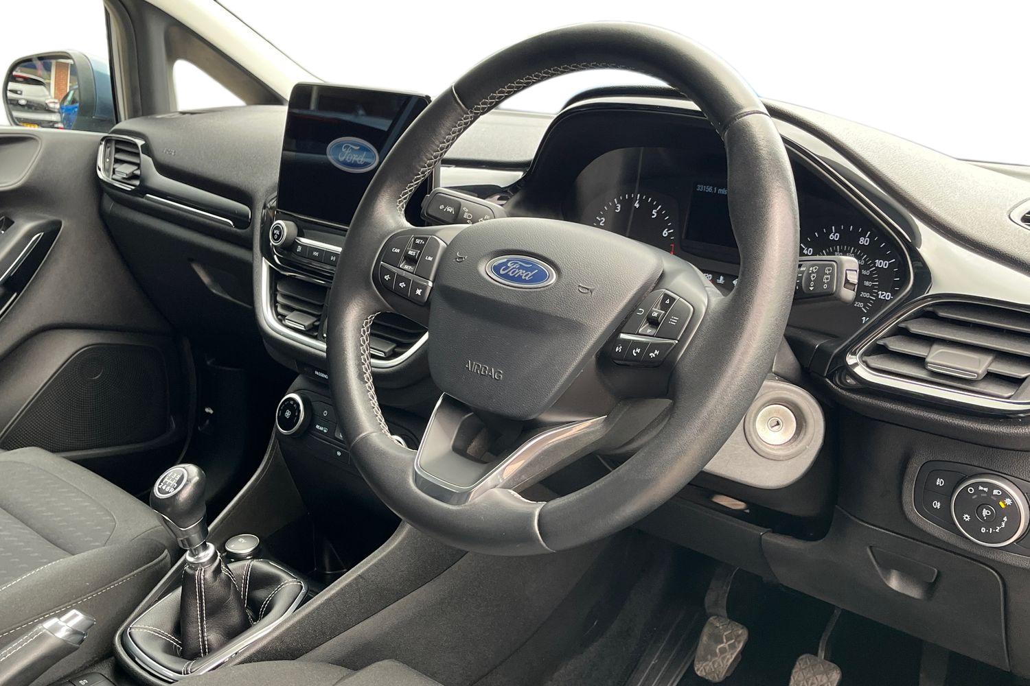 Ford FIESTA Photo 8