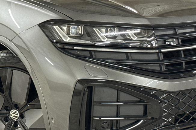 VOLKSWAGEN Touareg Photo 19