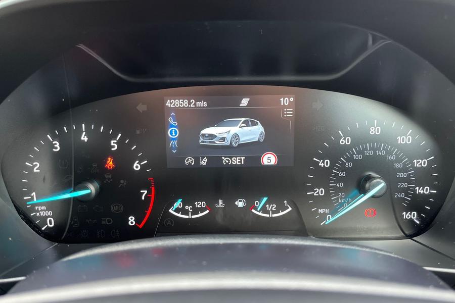 Ford FOCUS Photo autoimg-c281fef2781e867386bcc294bdec0856487a32e5.jpg