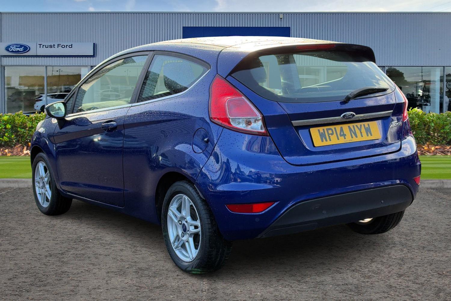 Ford FIESTA Photo 1