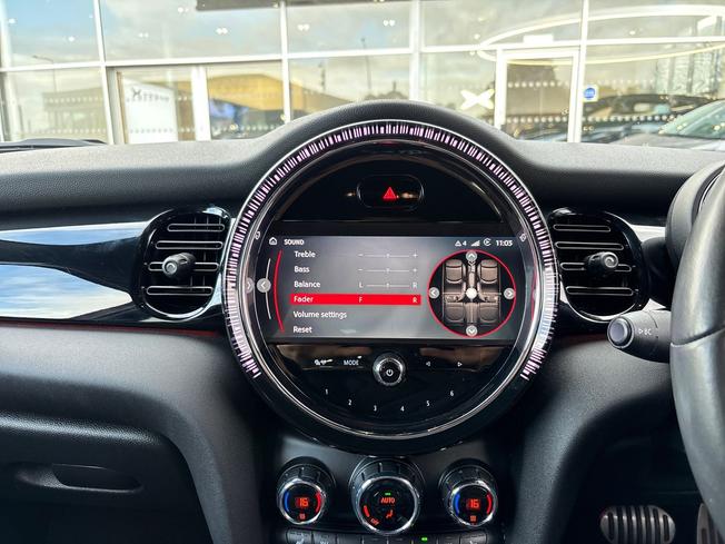 MINI Hatch Photo 42