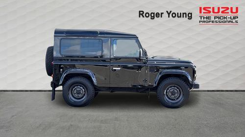 Land Rover Defender Photo autoimg-c28f2760a2a7c4a1ed87bdc094be2fa9336bd567.jpg