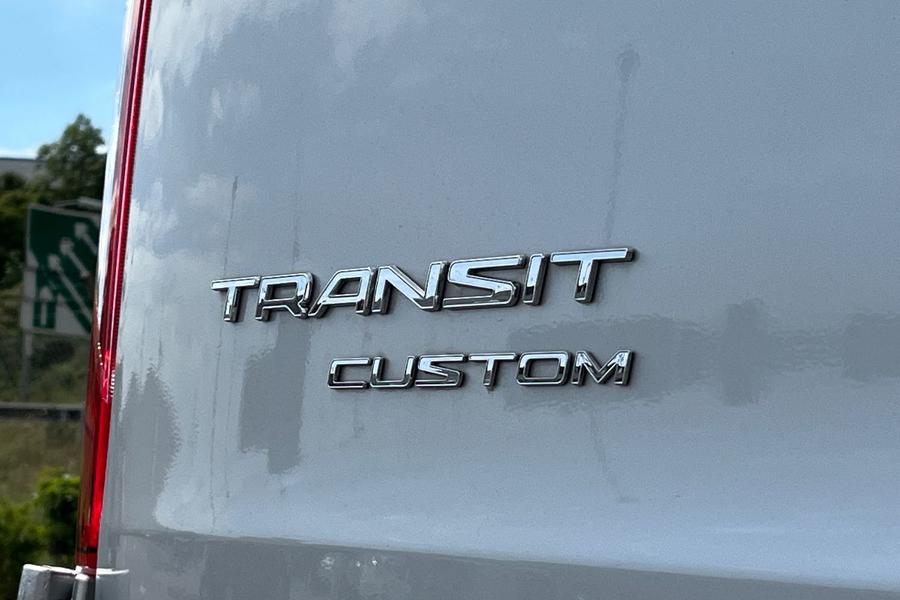 Ford TRANSIT CUSTOM Photo autoimg-c295dc7fa0cdfdfba58b728ad567037b19a7d89b.jpg
