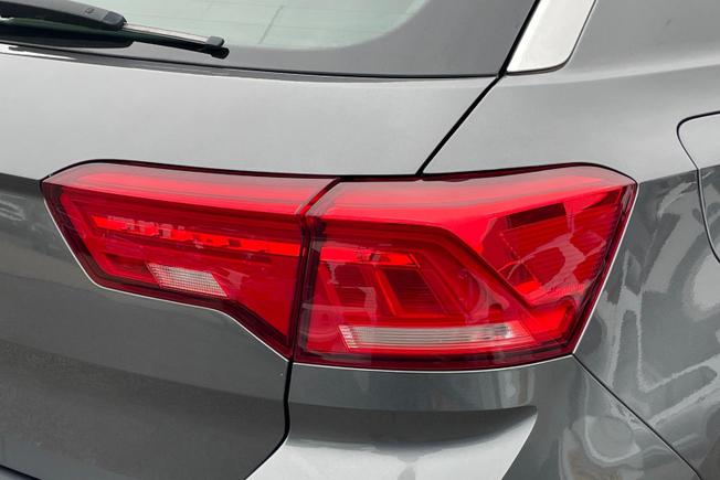 Volkswagen T-Roc Photo 18