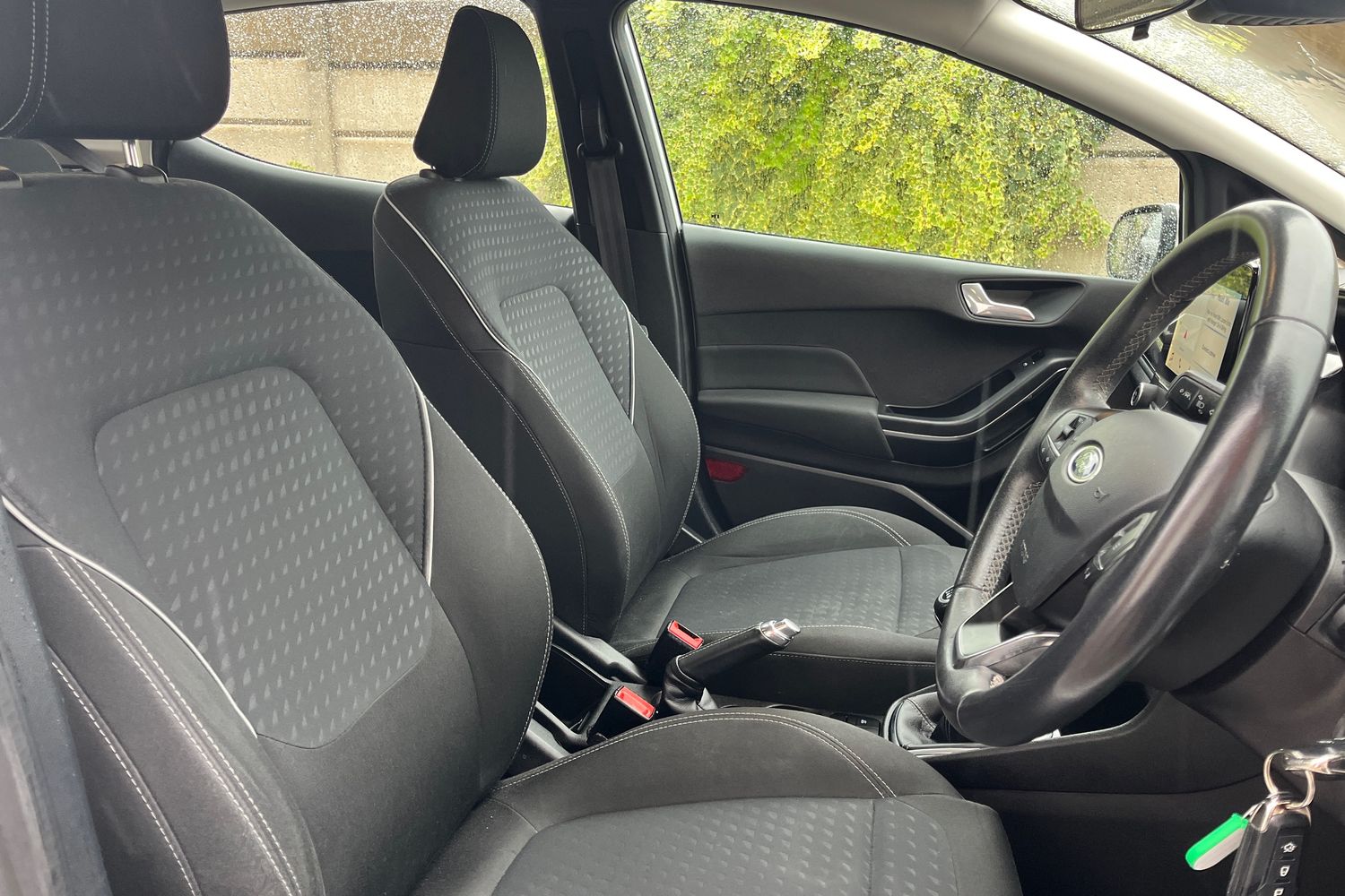 Ford FIESTA Photo 16