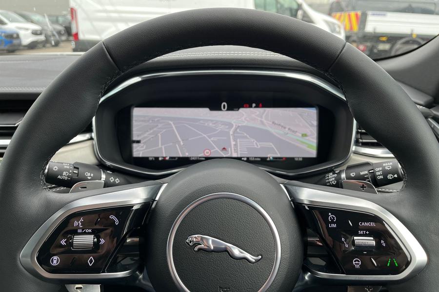 Jaguar F-PACE Photo autoimg-c29a0d84aabd7a8fce554a4e6a31fc43c125ff7b.jpg