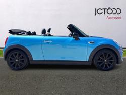 MINI Convertible Photo 4