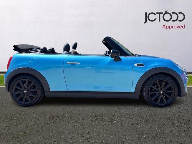 MINI Convertible Photo 4