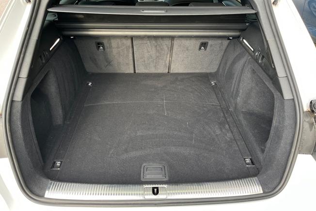AUDI A4 Avant Photo 12