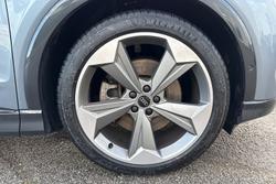 AUDI Q4 e-tron Photo 5