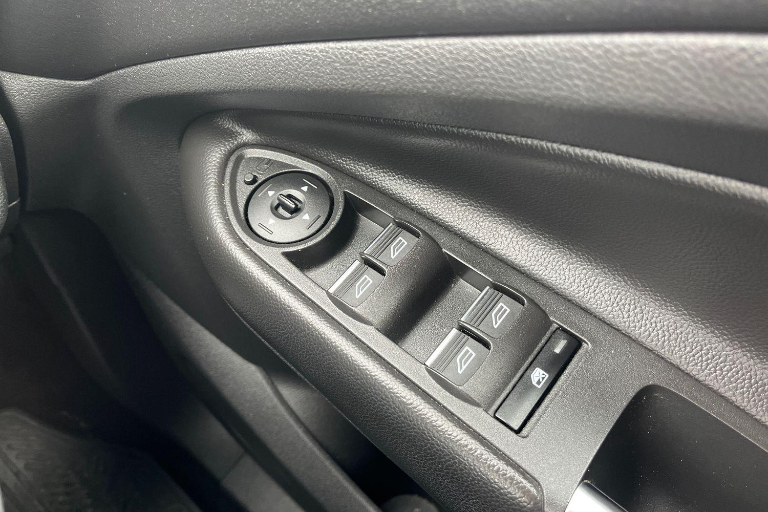 FORD KUGA Photo 15