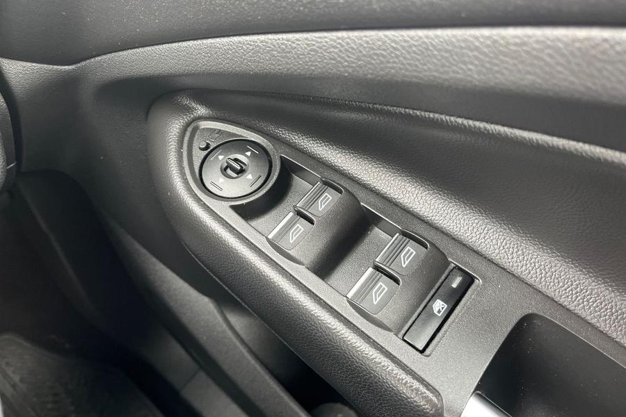 FORD KUGA Photo autoimg-c2a0280503575395c7e60c94aea3928ea41498ae.jpg