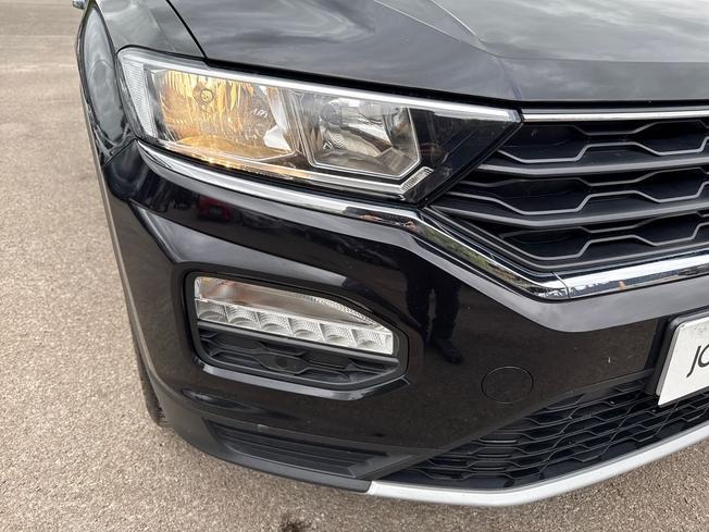 VOLKSWAGEN T-Roc Photo 29