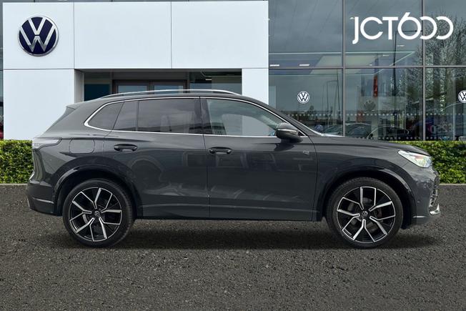 VOLKSWAGEN Tiguan Photo 4