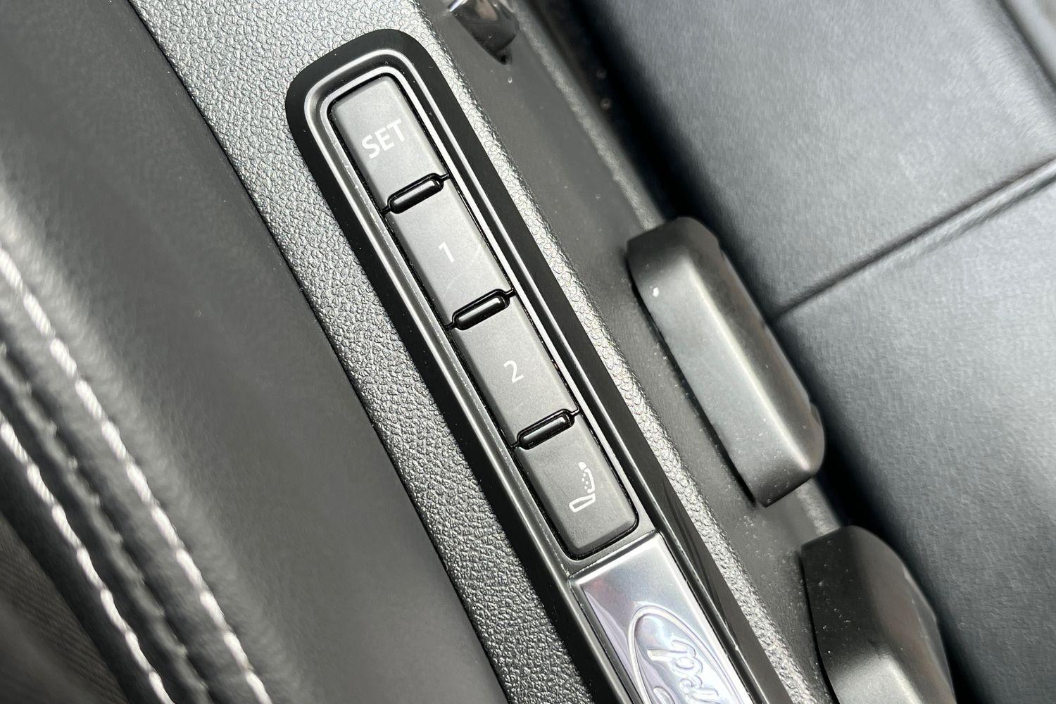 Ford Explorer Photo 25