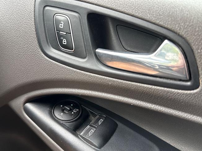 FORD Transit Connect Photo 50