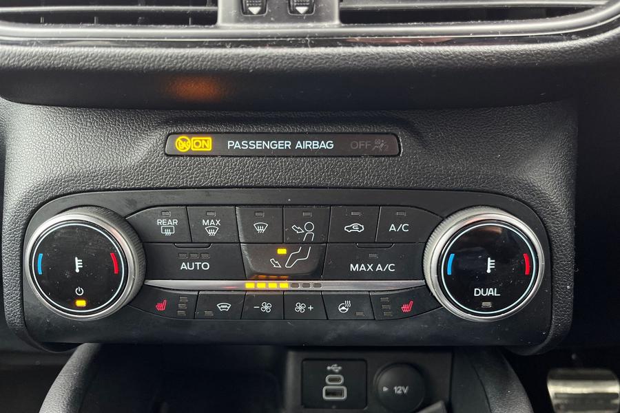 Ford KUGA Photo autoimg-c2b0ea6831be07a18e3c70257a5bf040bfcd8e74.jpg