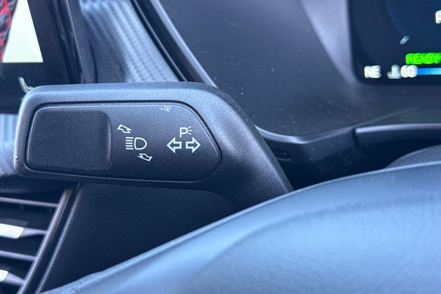 Ford Kuga Photo autoimg-c2b16ac8fbab9774e2c5647f493f491ac18f1157.jpg